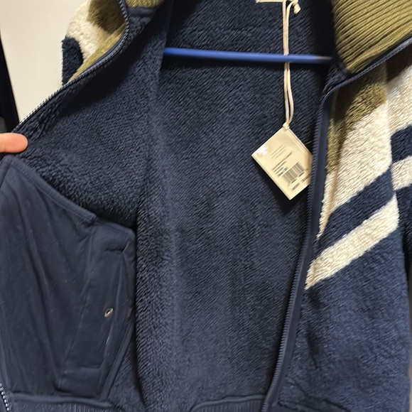 Faherty Women’s fleece jacket - Picture 6 of 7